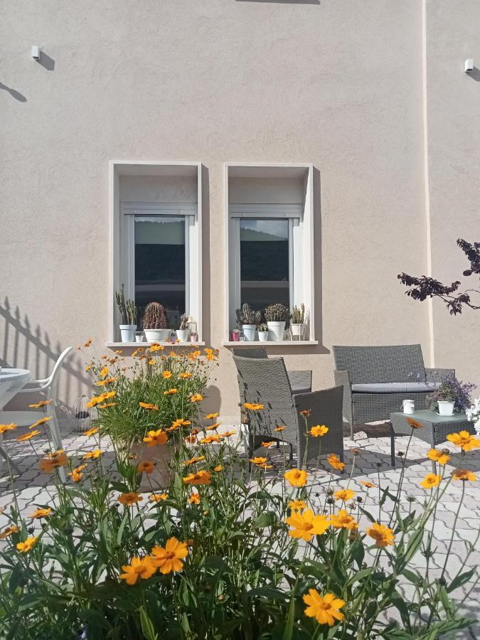 Hotel Porta Rivera L'Aquila Bagian luar foto