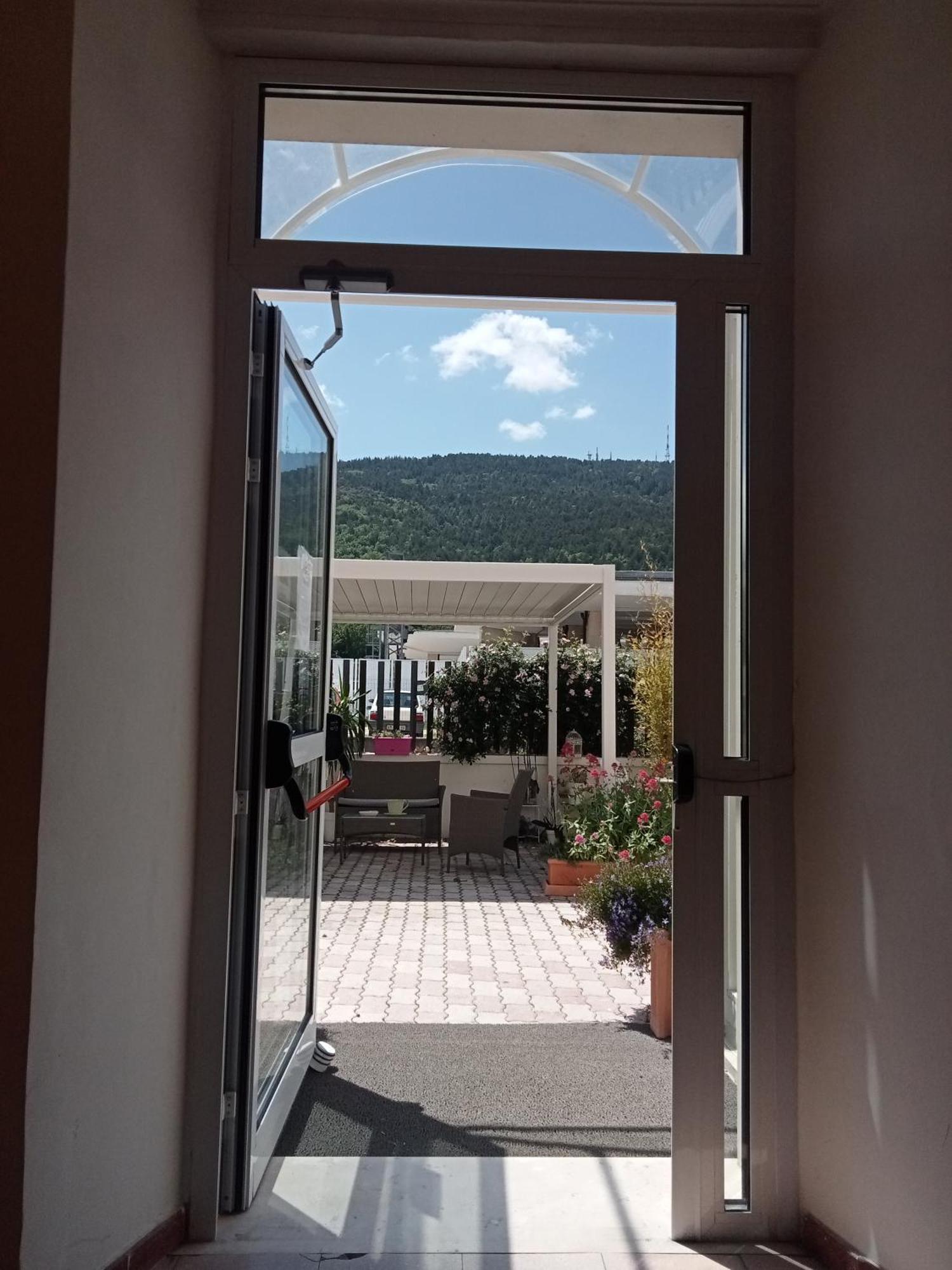 Hotel Porta Rivera L'Aquila Bagian luar foto